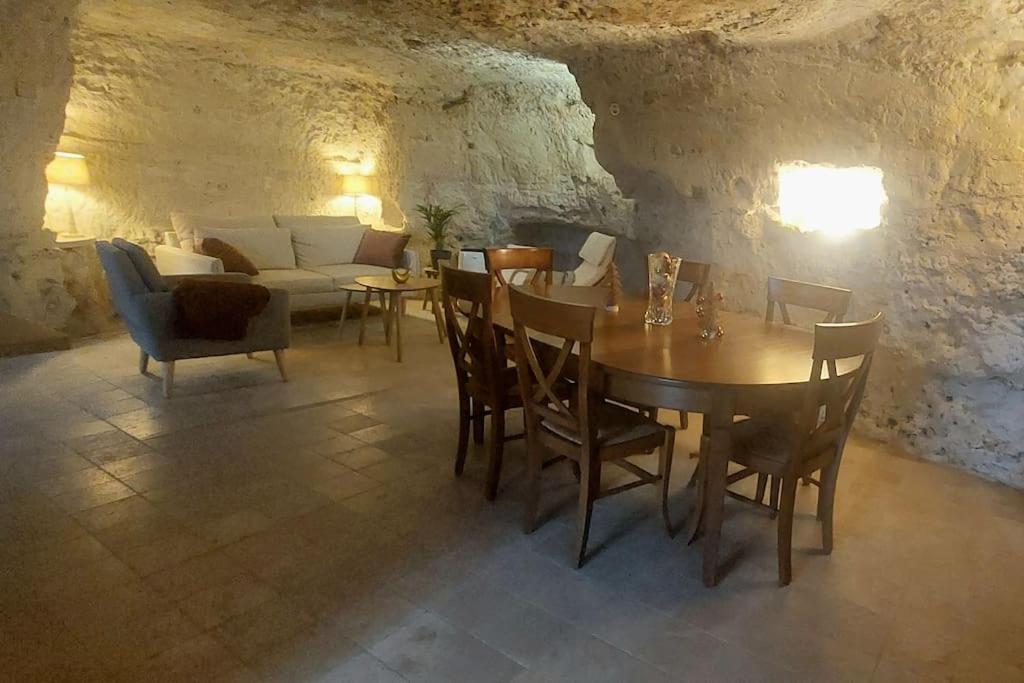Troglo Entre Caves Et Chateaux Montlouis-sur-Loire Exterior foto