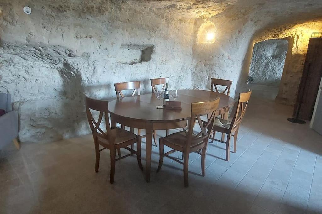 Troglo Entre Caves Et Chateaux Montlouis-sur-Loire Exterior foto